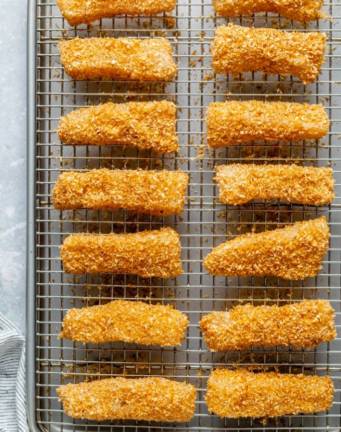 toddler lunch ideas: homemade crispy baked fish sticks